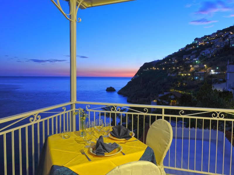 Hotel Torre Saracena Praiano Exterior photo