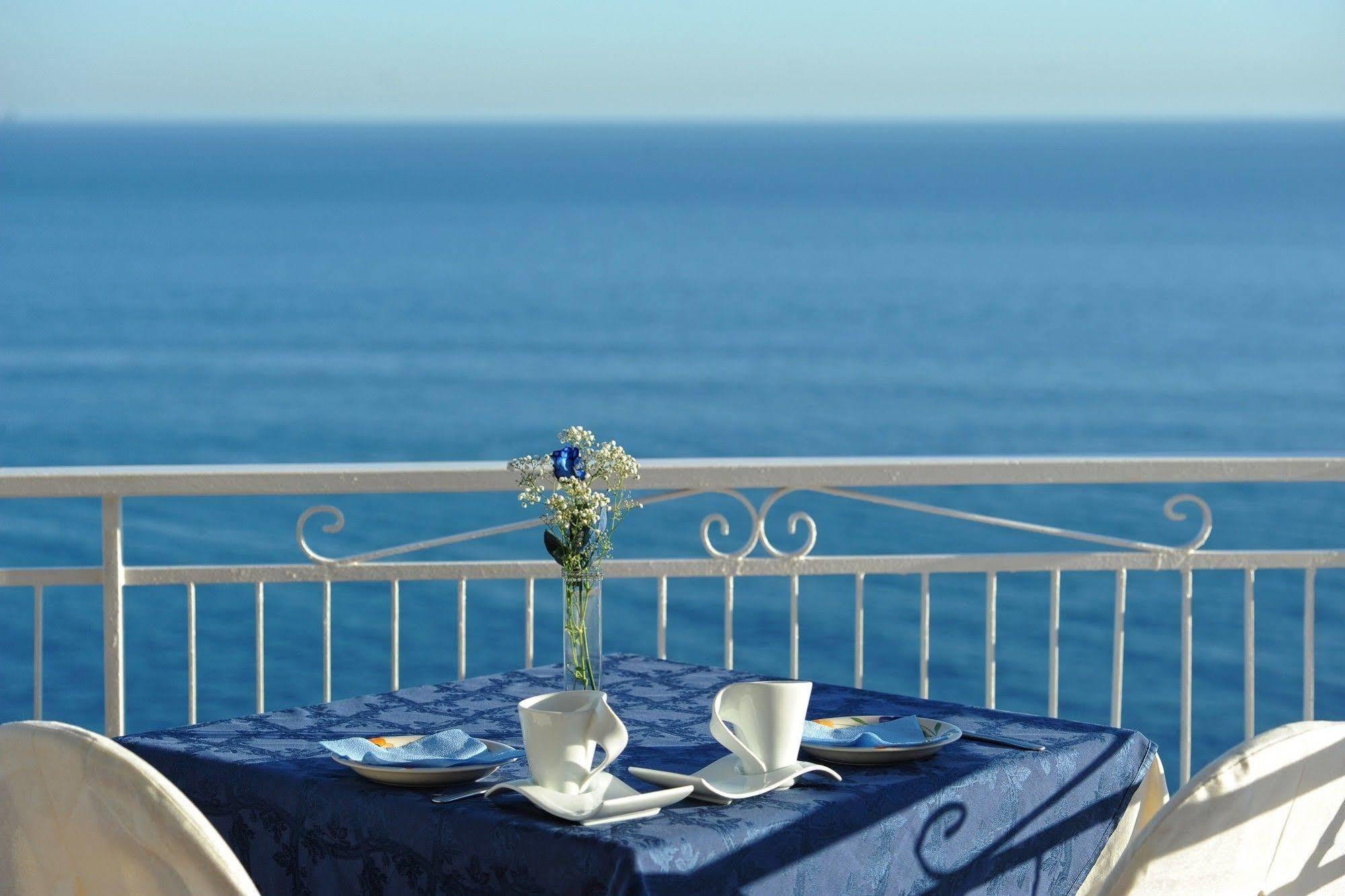 Hotel Torre Saracena Praiano Exterior photo